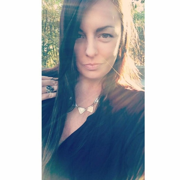 Meet your Posher, Alicia - Picture 1 of 1